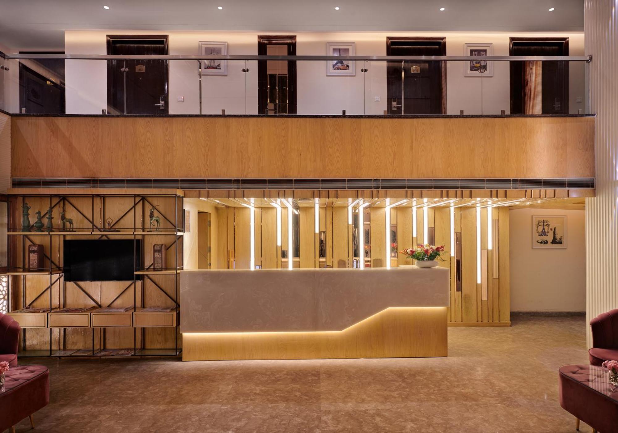 Deventure Sarovar Portico Patel Nagar นิวเดลี ภายนอก รูปภาพ