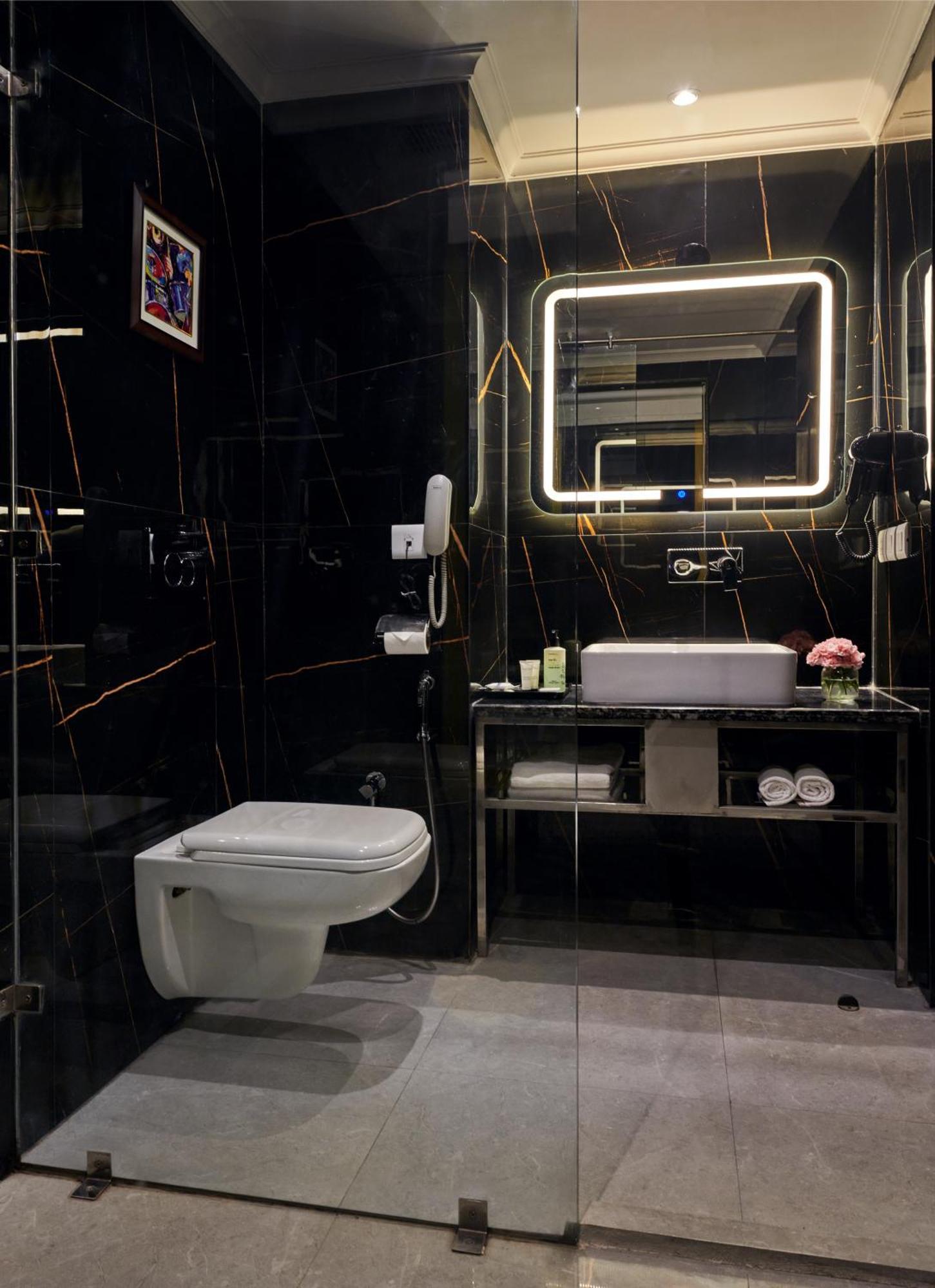 Deventure Sarovar Portico Patel Nagar นิวเดลี ภายนอก รูปภาพ