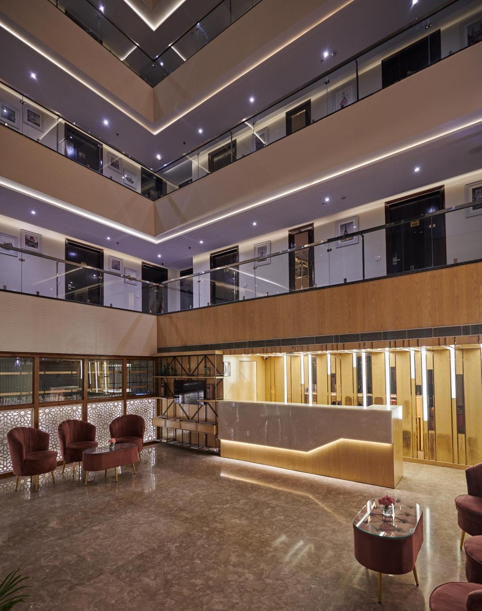 Deventure Sarovar Portico Patel Nagar นิวเดลี ภายนอก รูปภาพ