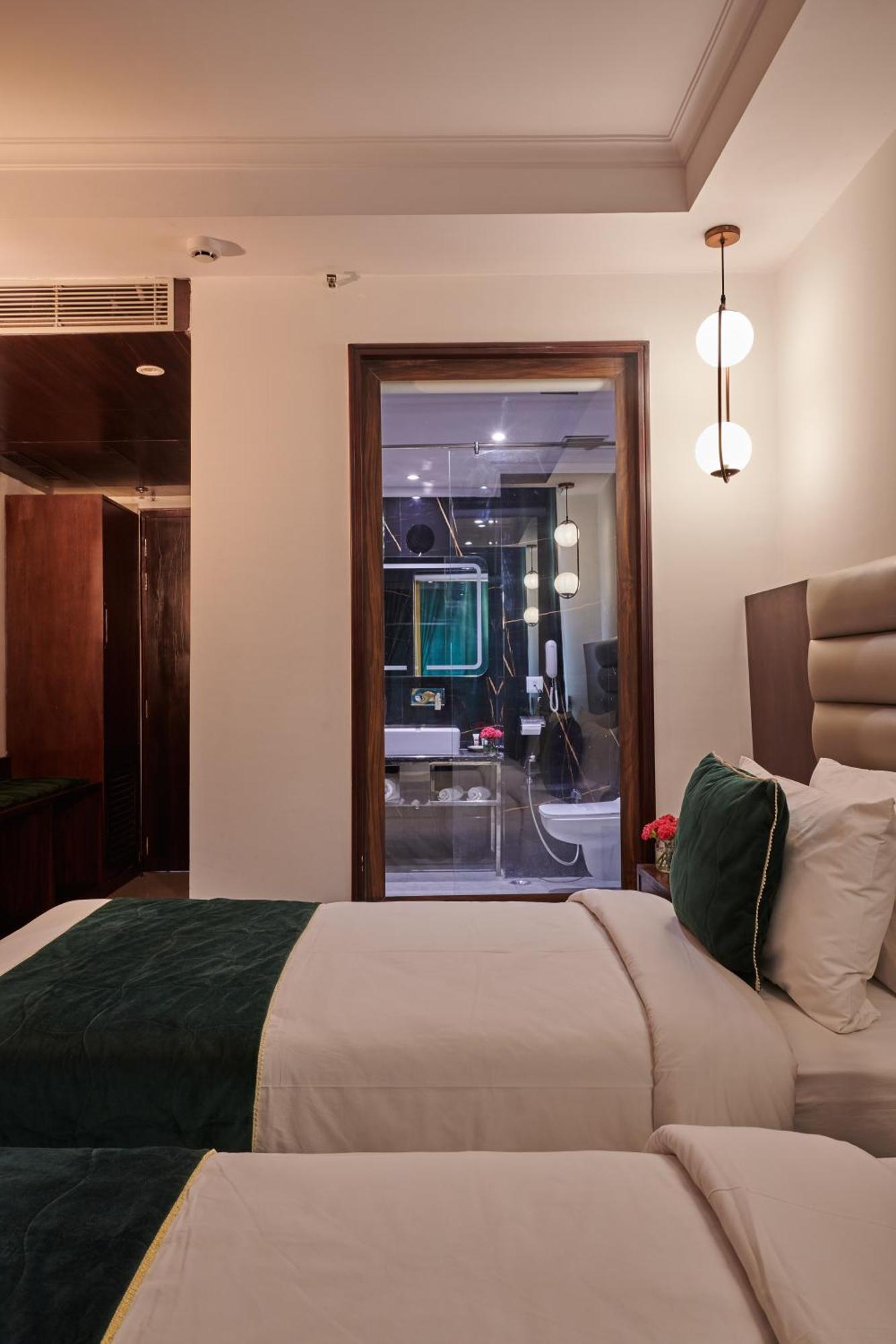Deventure Sarovar Portico Patel Nagar นิวเดลี ภายนอก รูปภาพ
