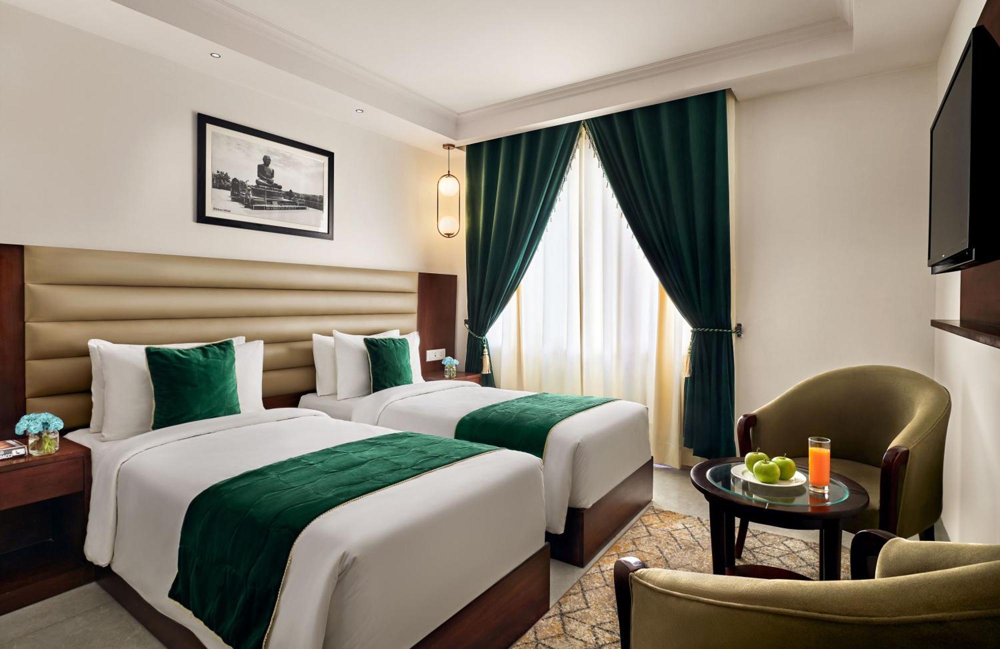 Deventure Sarovar Portico Patel Nagar นิวเดลี ภายนอก รูปภาพ